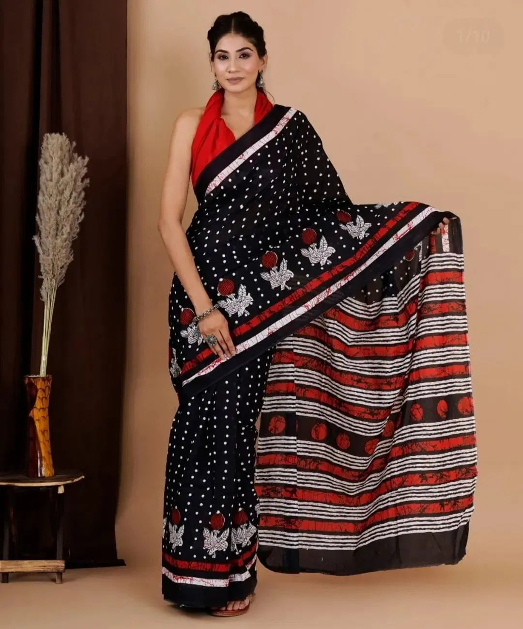 VK 4122 Mono Cotton Printed Daily Wear Sarees Wholesale Market In Surat